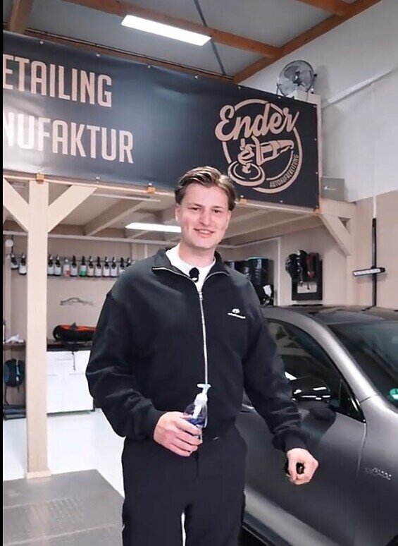 Reifenglanz auftragen